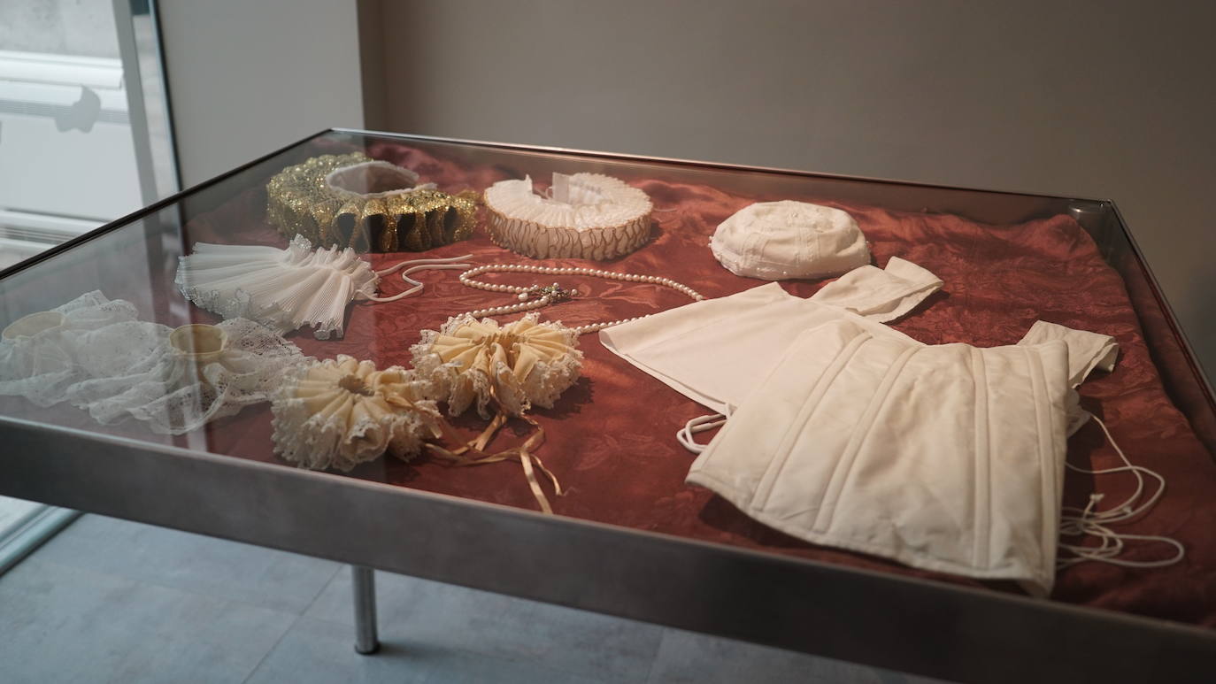 Vestidos de la exposición del Museo de la Universidad de Valladolid.