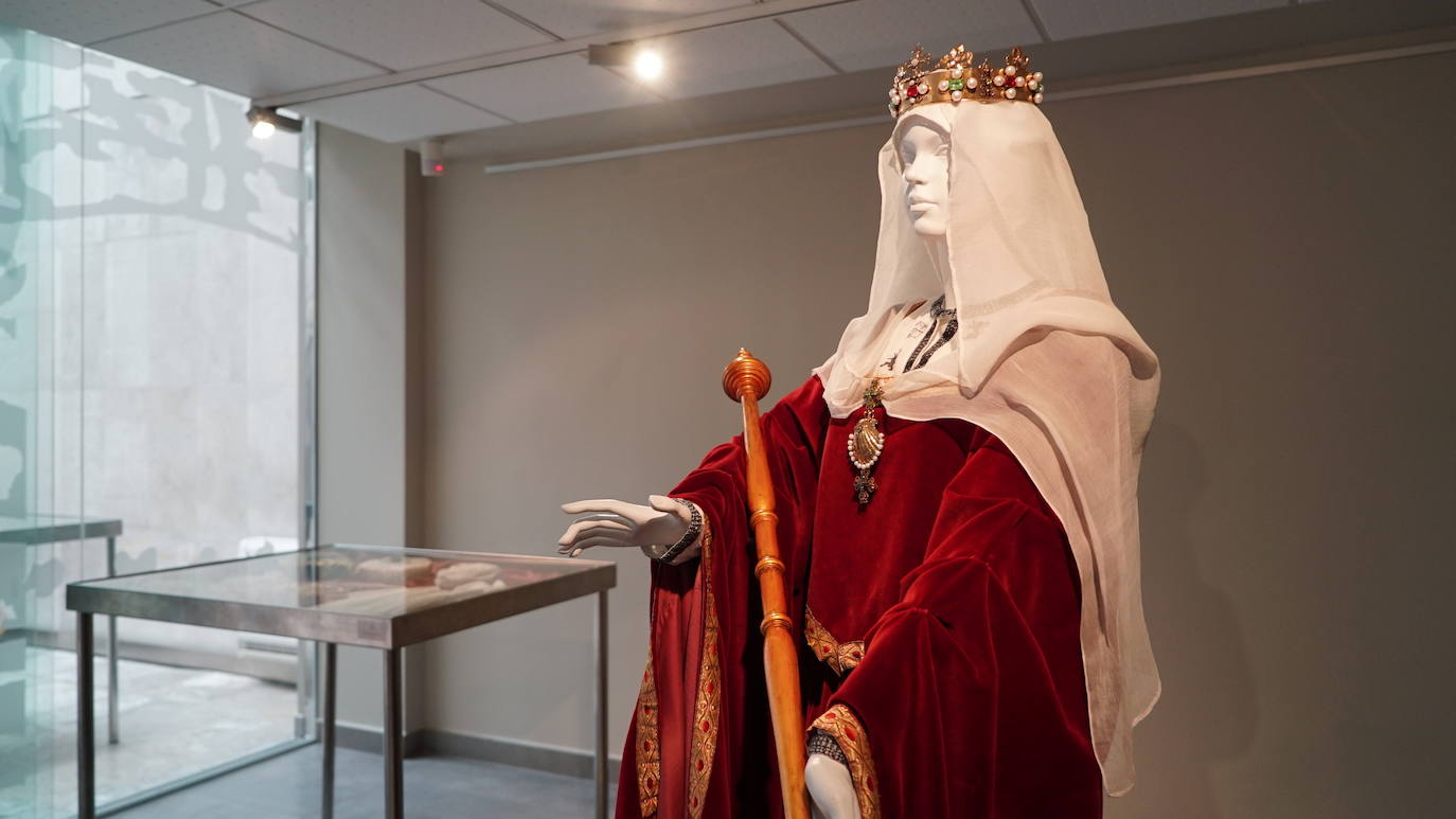 Vestidos de la exposición del Museo de la Universidad de Valladolid.