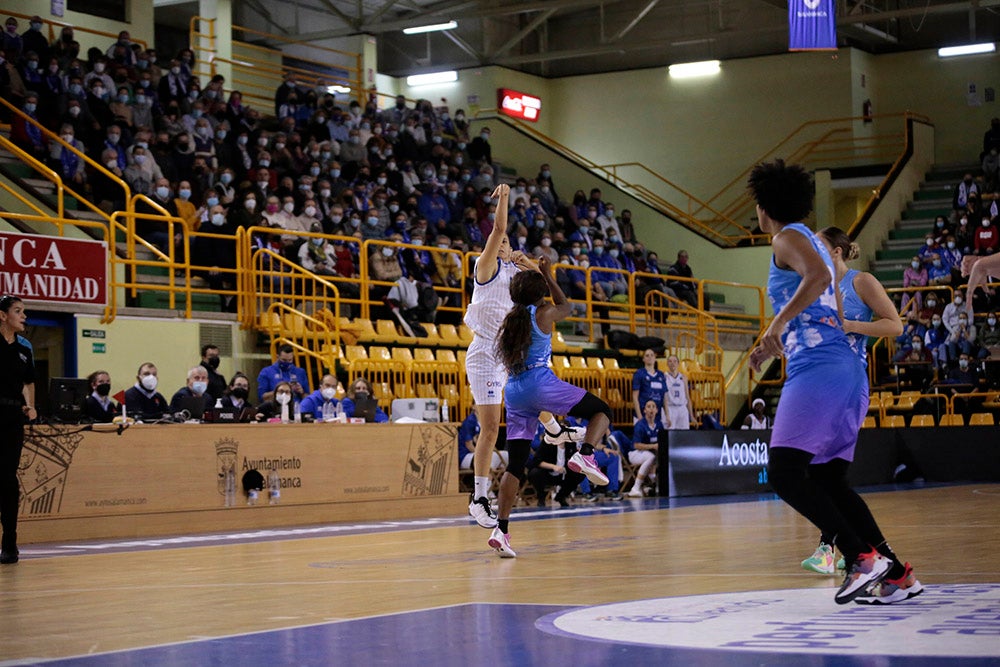 El CB Avenida aplasta al colista y se va posicionando para los play-off de la Euroliga (96-54)