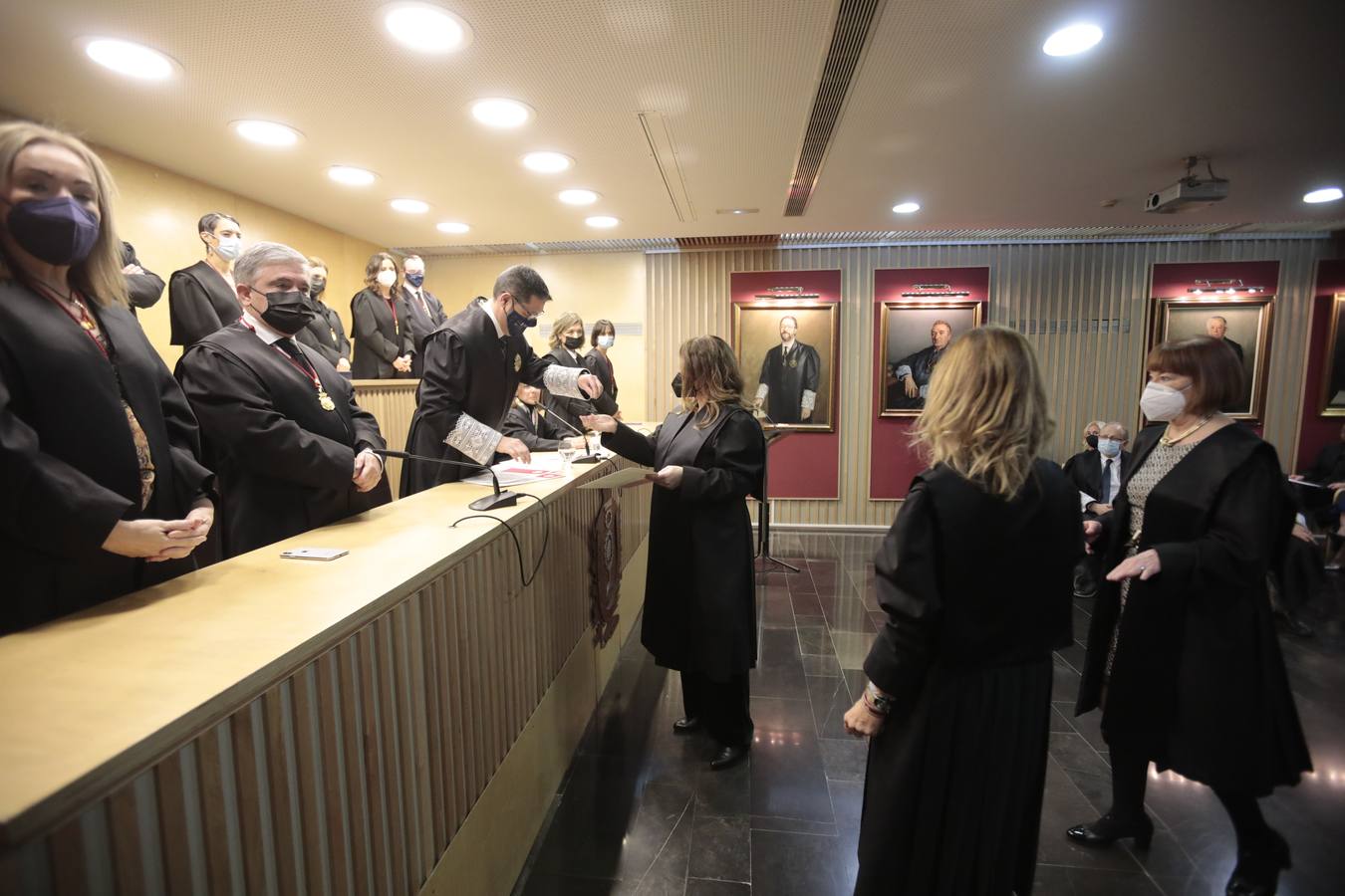 Fotos: Insignias de Oro y de Plata para los abogados de Valladolid