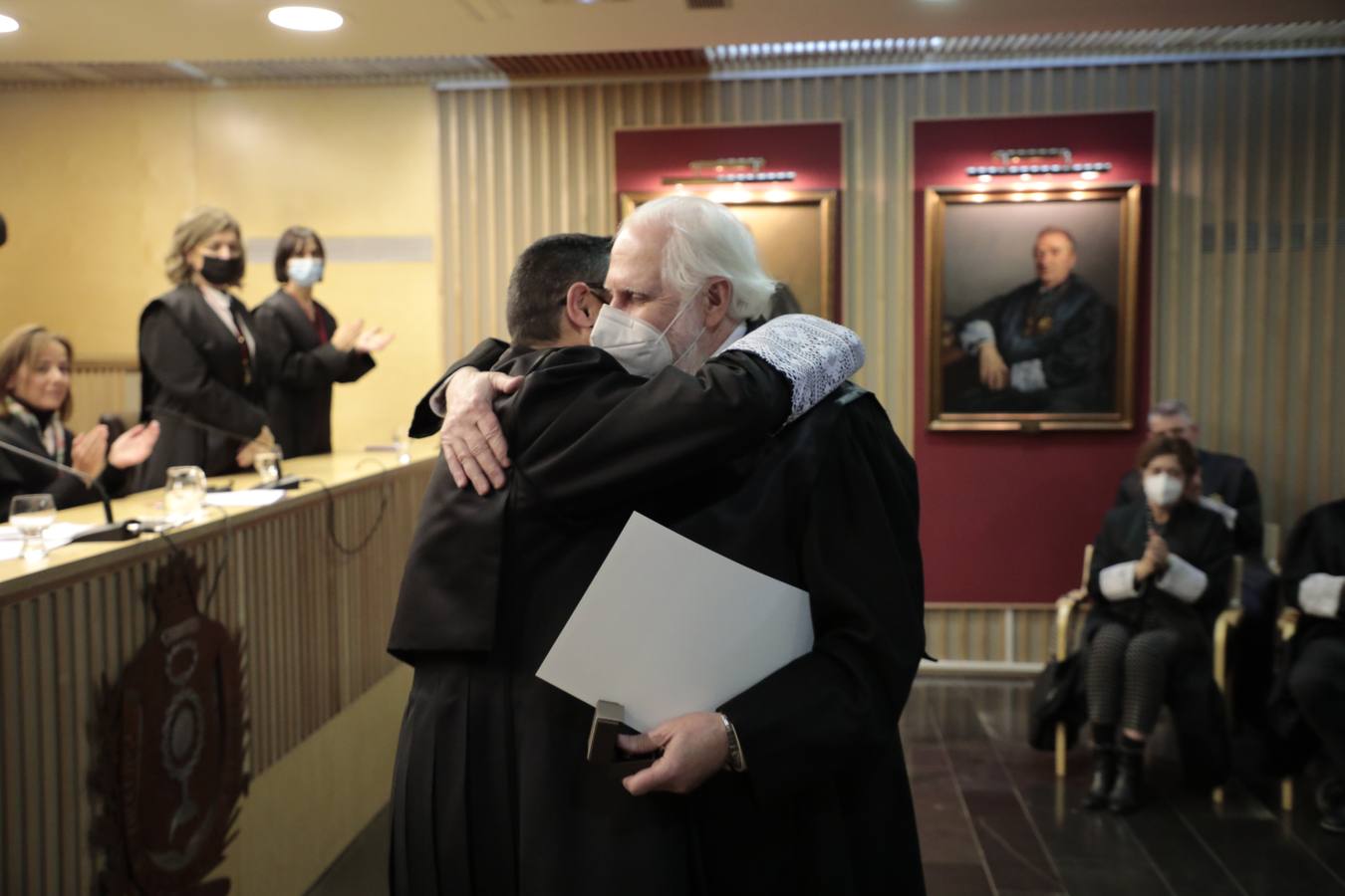 Fotos: Insignias de Oro y de Plata para los abogados de Valladolid