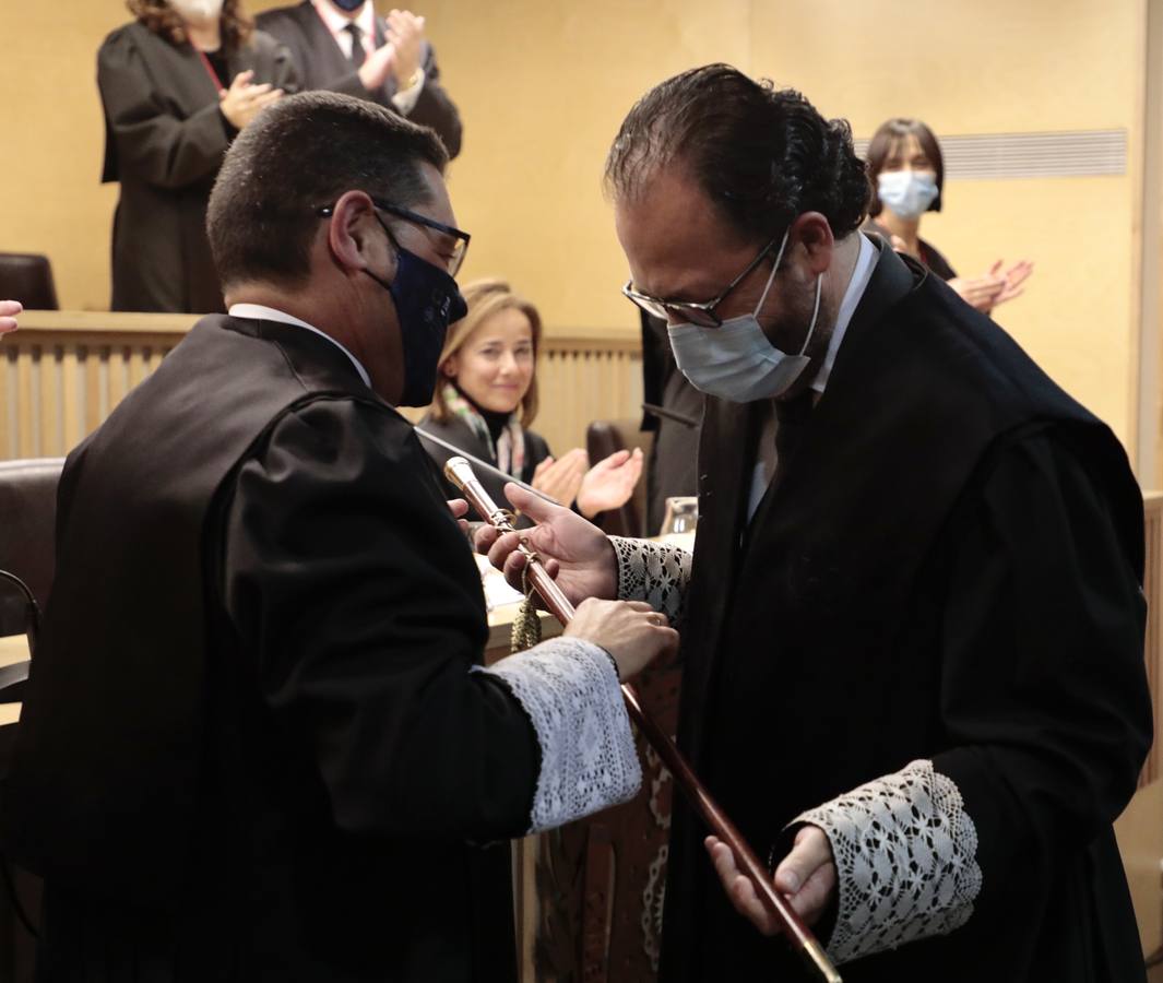 Fotos: Insignias de Oro y de Plata para los abogados de Valladolid