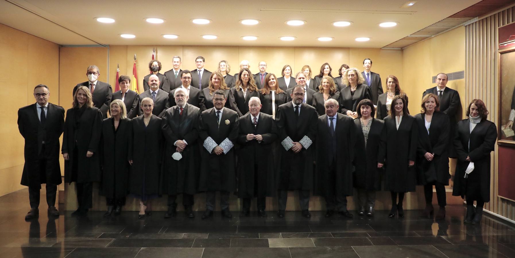 Fotos: Insignias de Oro y de Plata para los abogados de Valladolid