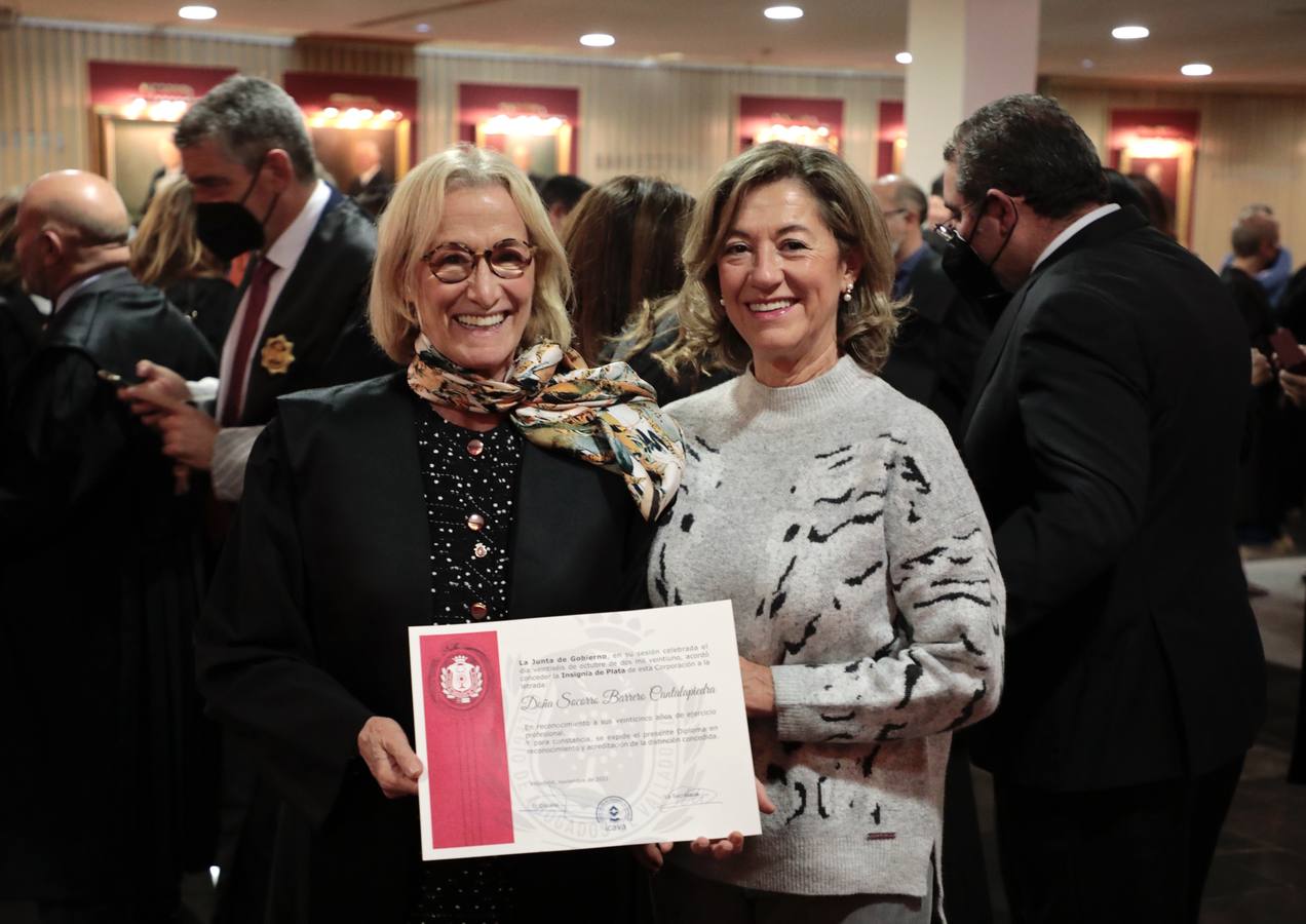 Fotos: Insignias de Oro y de Plata para los abogados de Valladolid