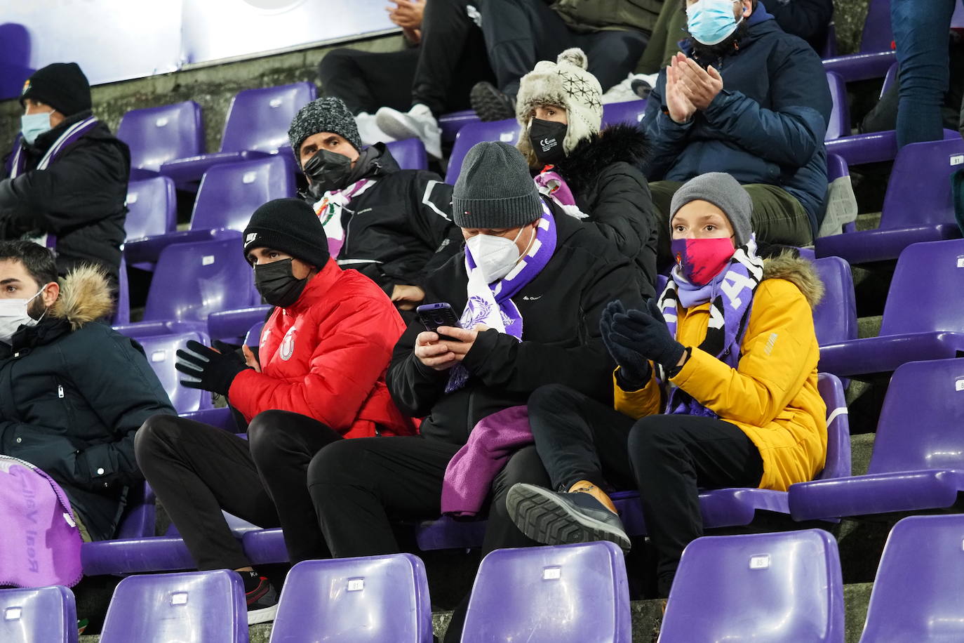 Fotos: Búscarte en la grada de Zorrilla (2/3)