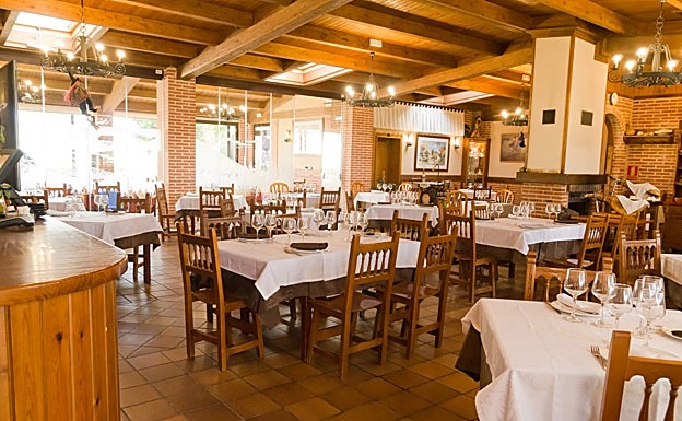 Uno de los salones del restaurante El Jardín