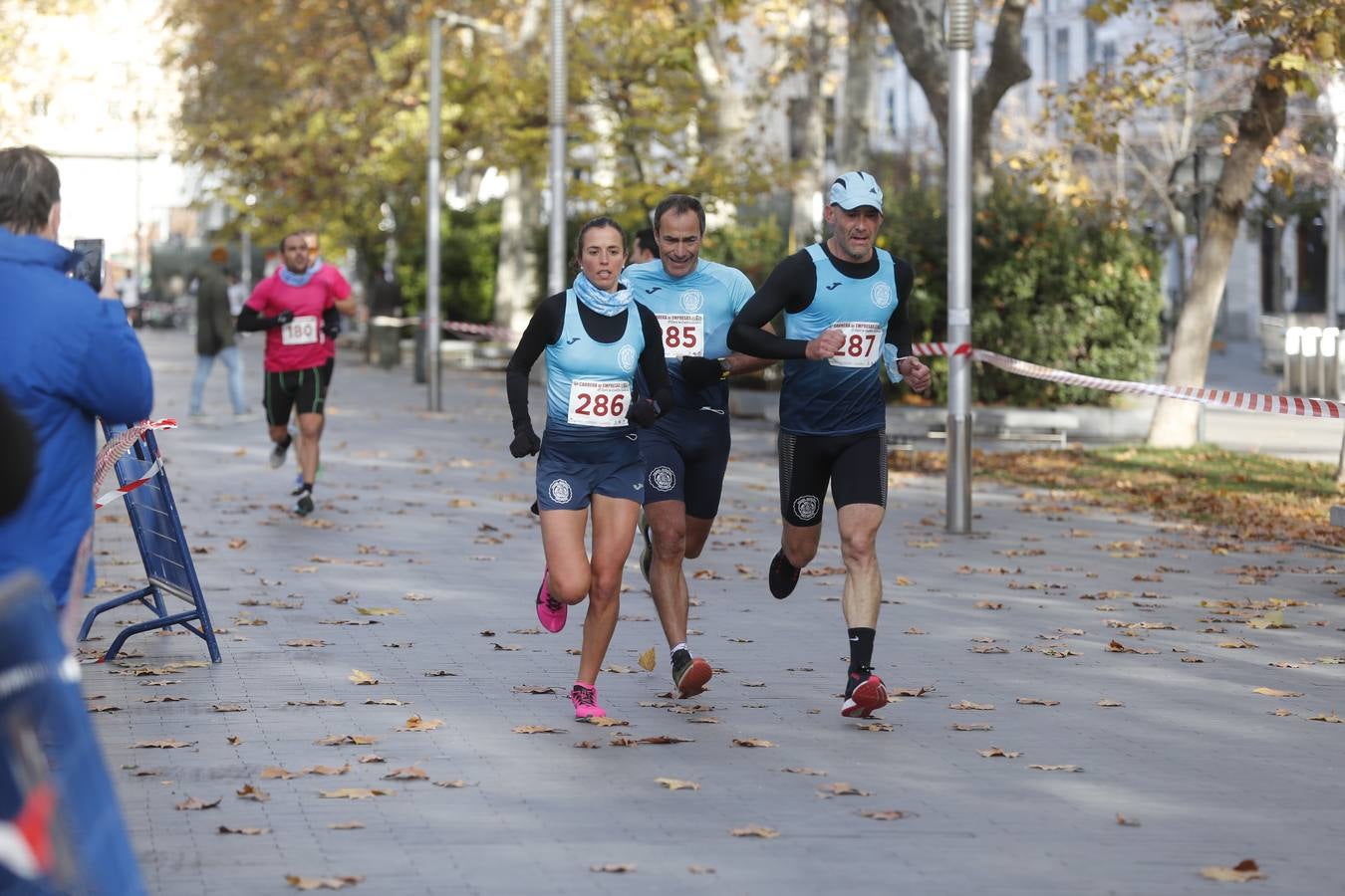 Fotos: V Carrera de Empresas de El Norte de Castilla (3/8)