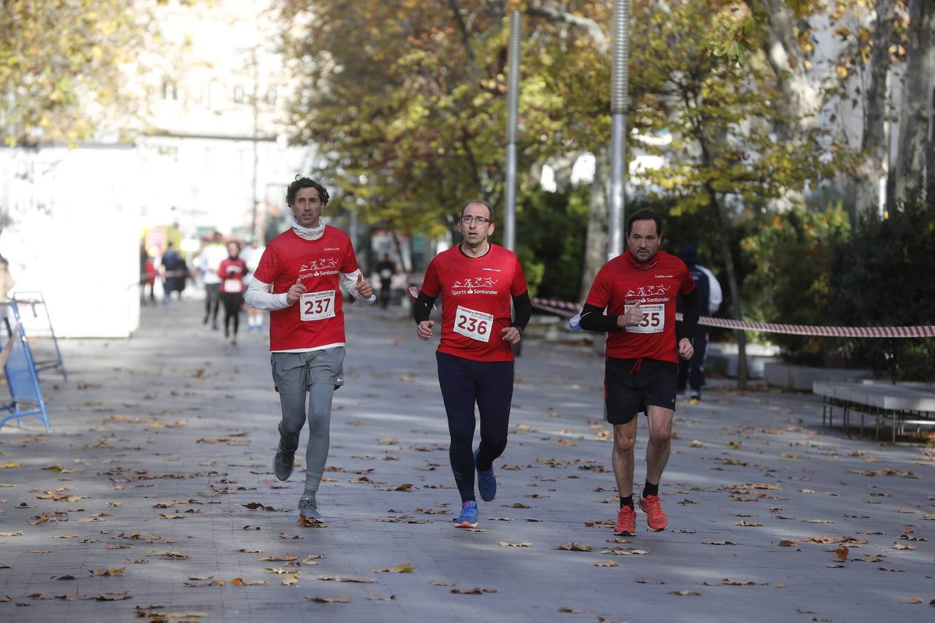 Fotos: V Carrera de Empresas de El Norte de Castilla (3/8)