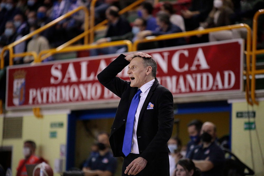 Un desacertado CB Avenida encaja la primera derrota liguera en el Clásico (69-77)