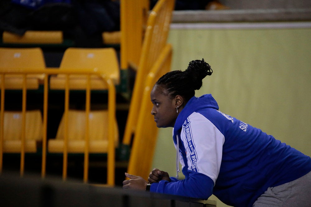 Un desacertado CB Avenida encaja la primera derrota liguera en el Clásico (69-77)