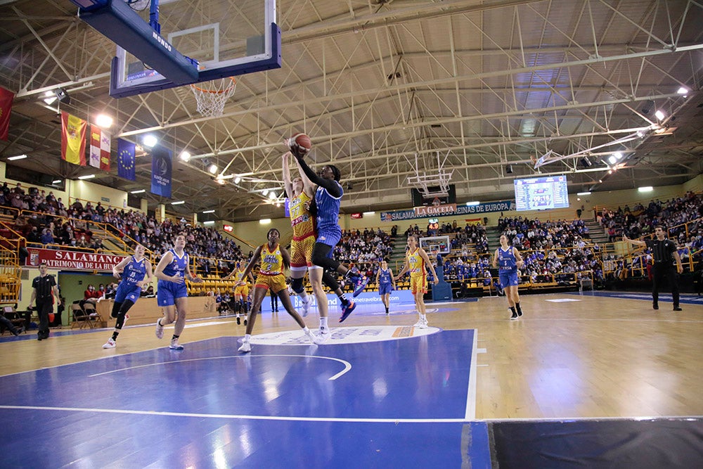 Un desacertado CB Avenida encaja la primera derrota liguera en el Clásico (69-77)