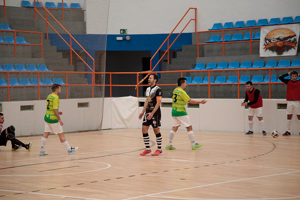 Unionistas FS reafirma su liderato venciendo al segundo Cuéllar Cojalba en La Alamedilla (4-2)