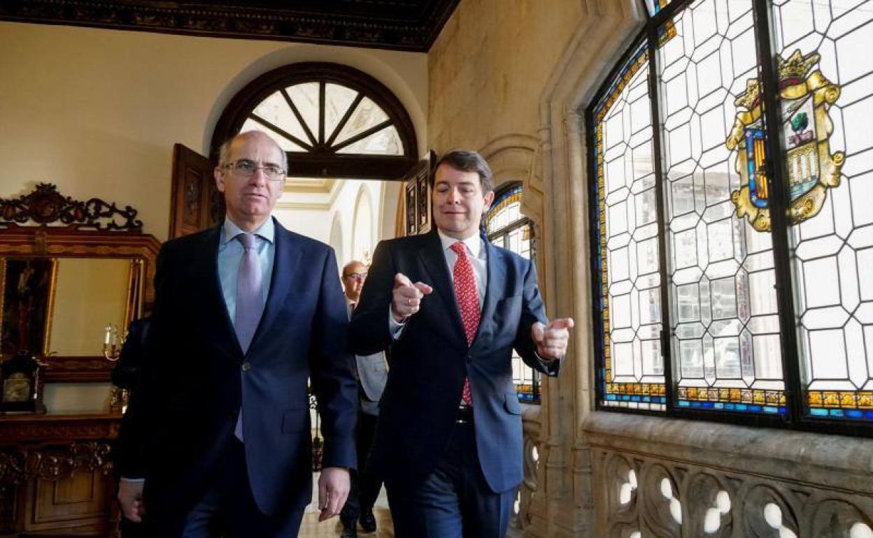 Javier Iglesias y Alfonso Fernández Mañueco, en Salamanca en un encuentro oficial.