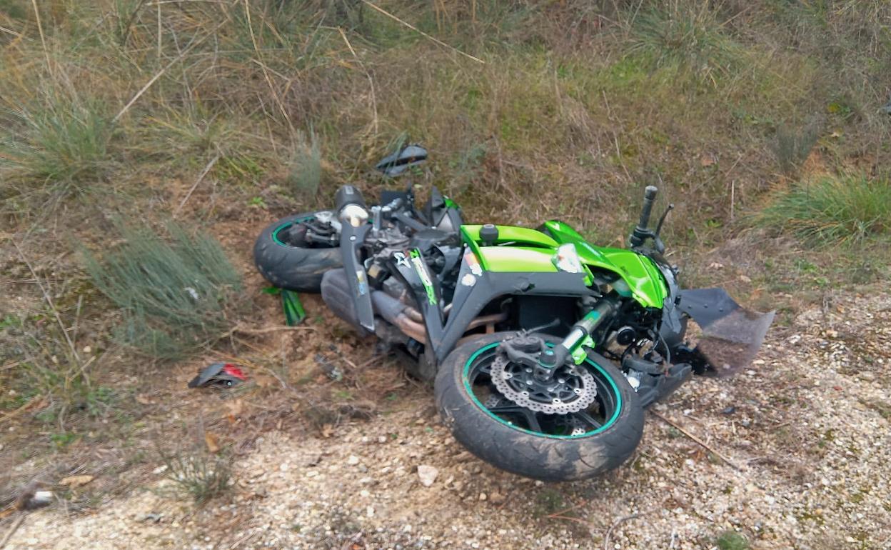 Herido un motorista tras atropellar a un corzo en la carretera DSA-360. 