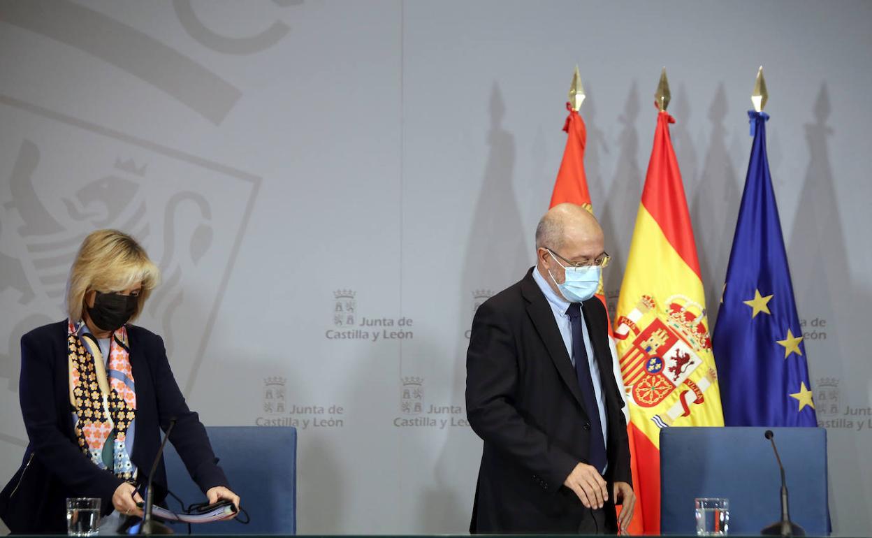 La consejera de Sanidad, Verónica Casado y el vicepresidente, Francisco Igea, antes de la rueda de prensa,. 