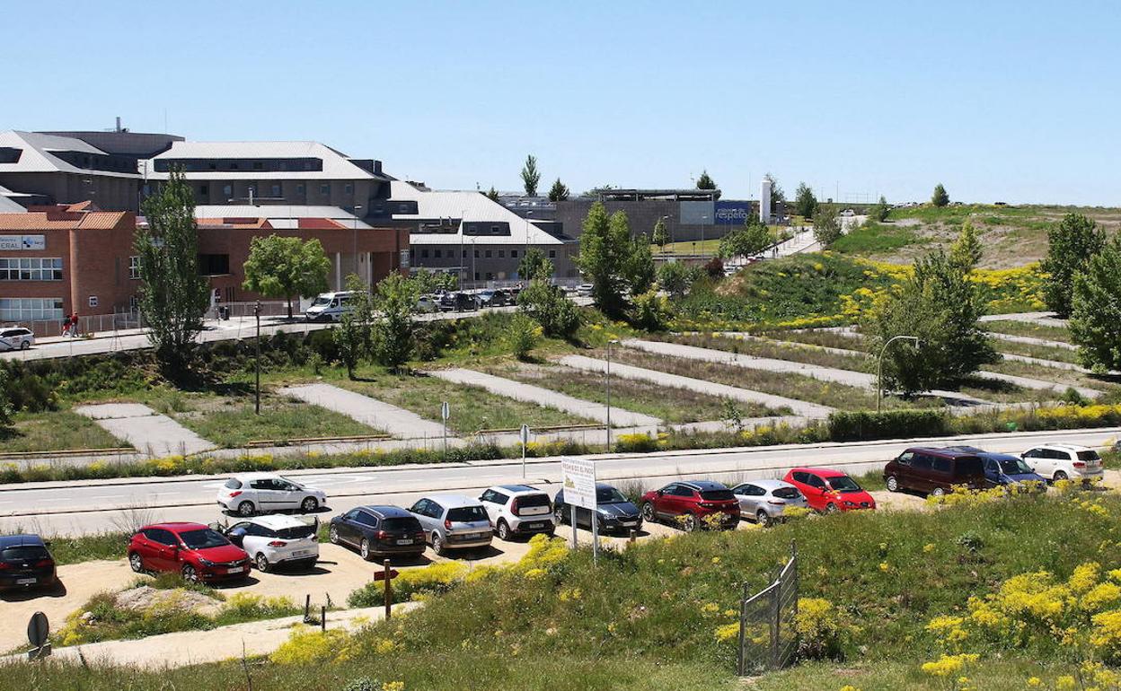 Parcela donde se construirá la nueva dotación, junto al Hospital actual. 