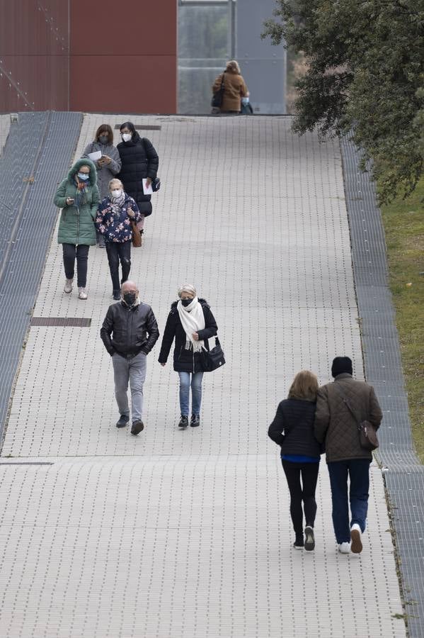 Fotos: Tercera dosis de la vacuna contra la covid-19 en el Centro Cultural Miguel Delibes de Valladolid