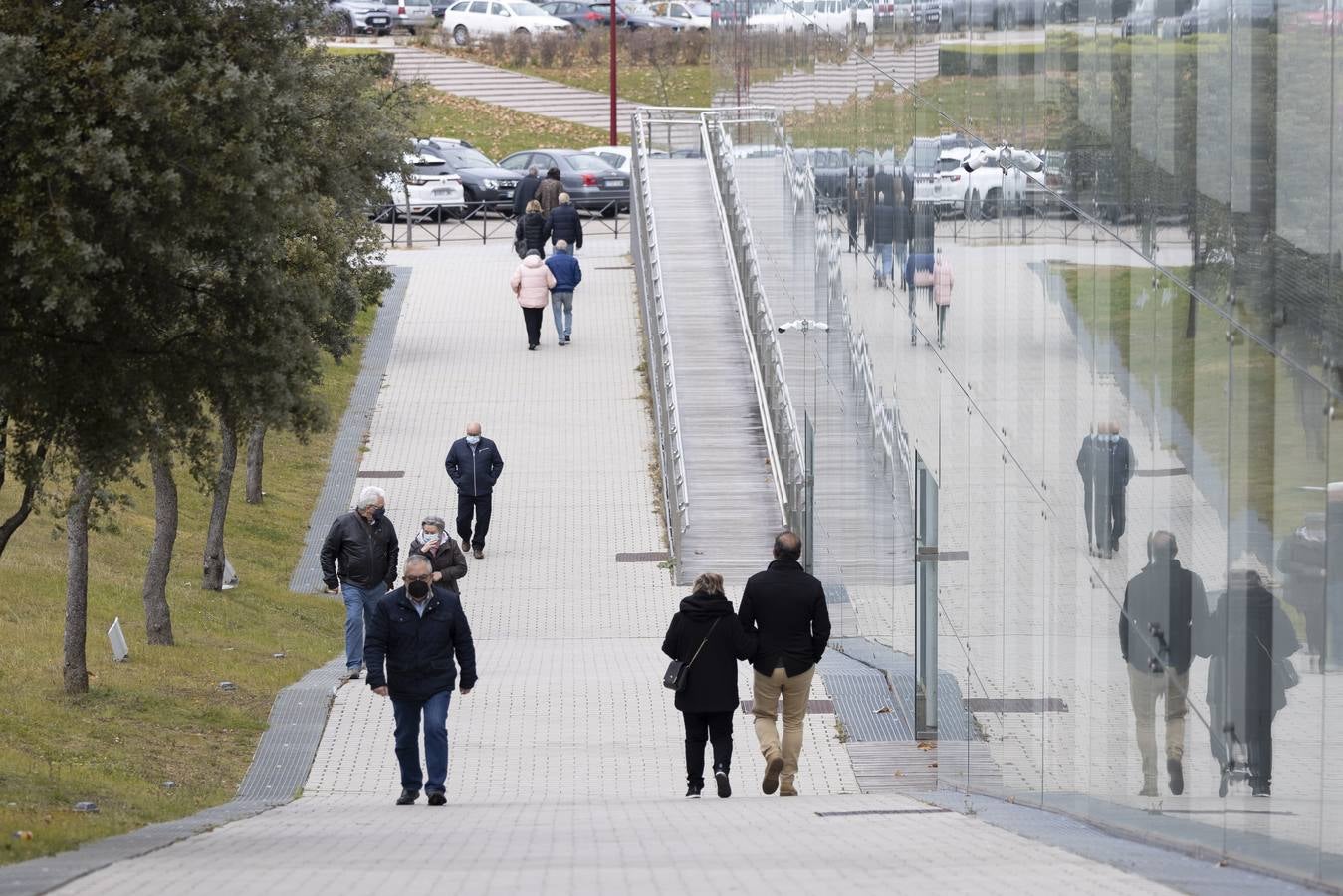 Fotos: Tercera dosis de la vacuna contra la covid-19 en el Centro Cultural Miguel Delibes de Valladolid