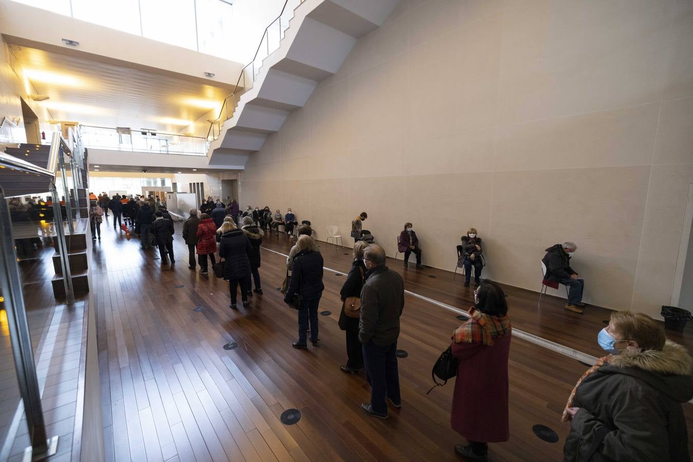 Fotos: Tercera dosis de la vacuna contra la covid-19 en el Centro Cultural Miguel Delibes de Valladolid