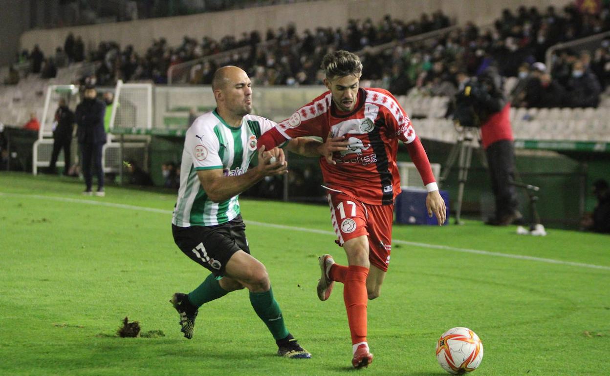 Rayco, ante el Racing. 