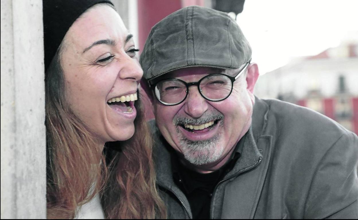 Sandra Carrasco y José Luis Montón, cómplices sobre el escenario con 'Canciones al oído'. 