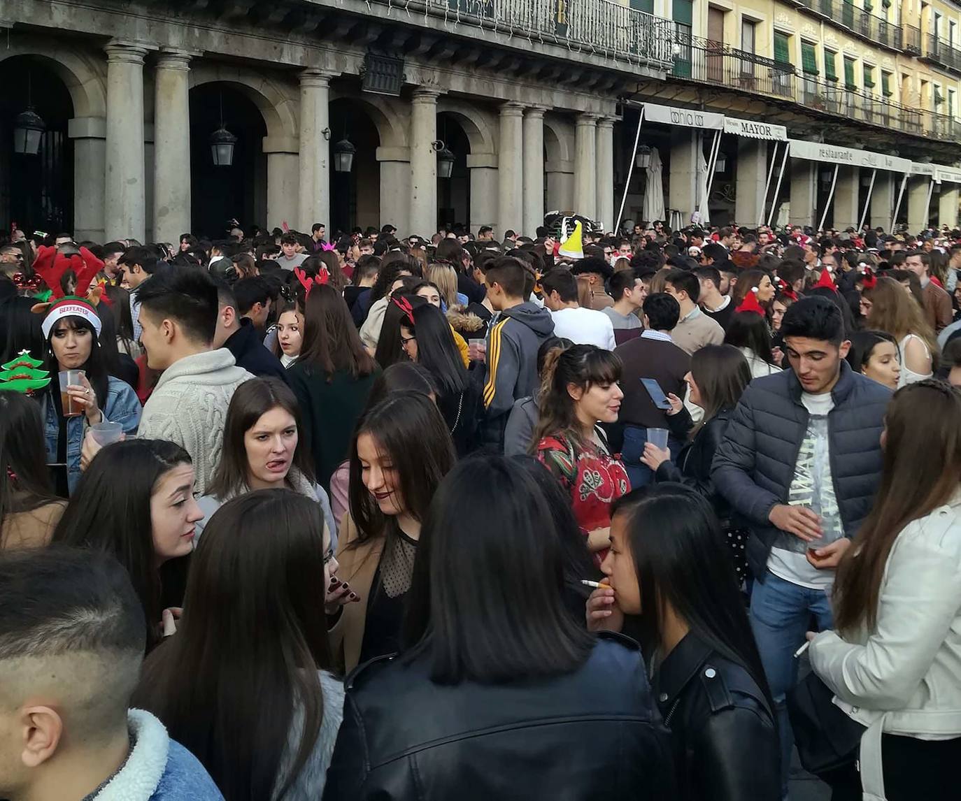 Celebración de la 'Tardebuena' en la Plaza Mayor de Segovia en diciembre de 2019.
