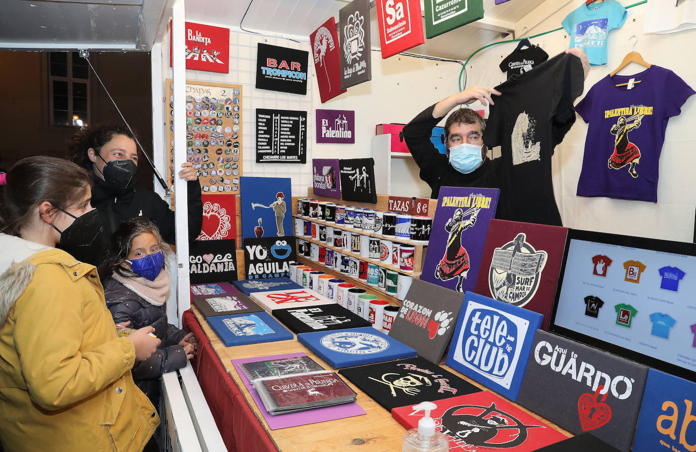 Fotos: La artesanía navideña se apodera de la Plaza Mayor
