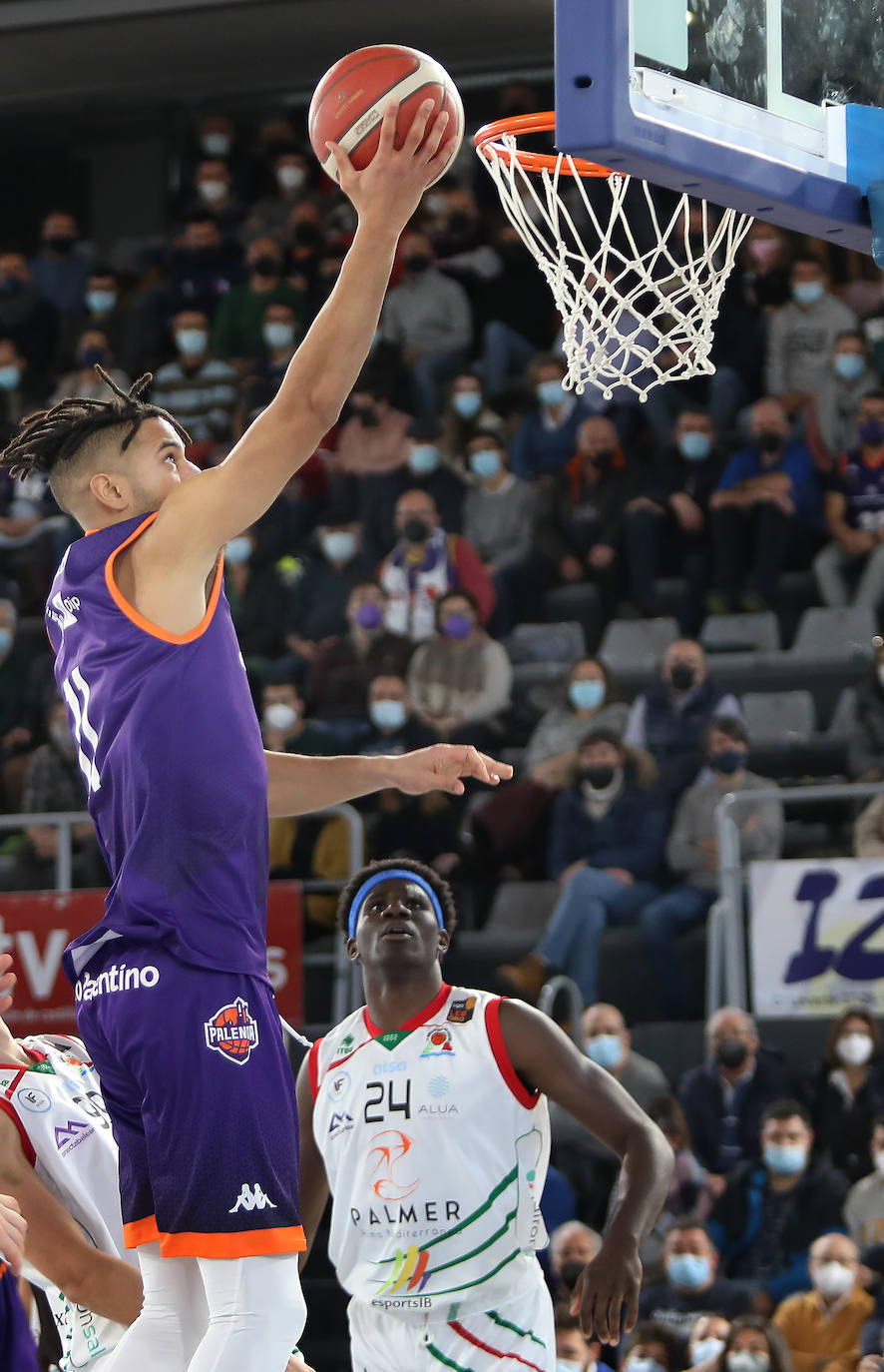 Fotos: Triunfo morado sobre la bocina (76-74)