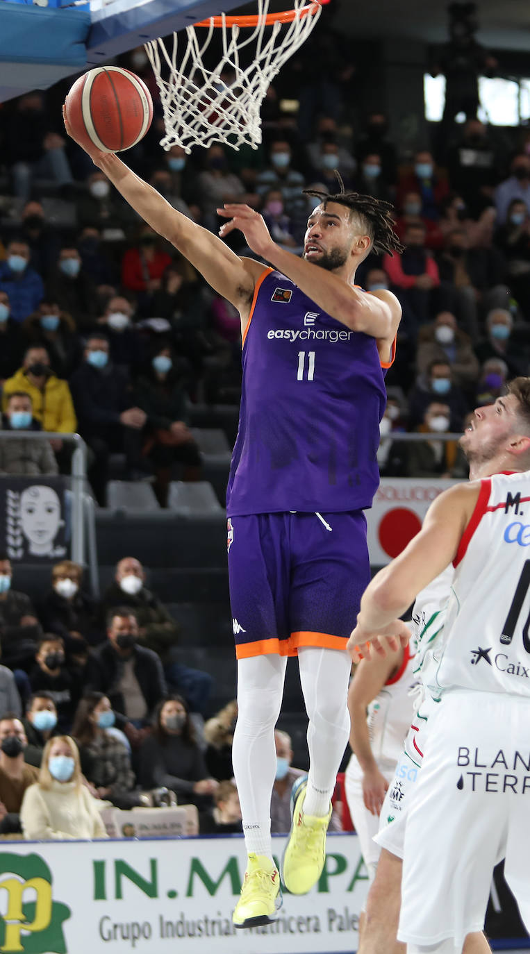 Fotos: Triunfo morado sobre la bocina (76-74)