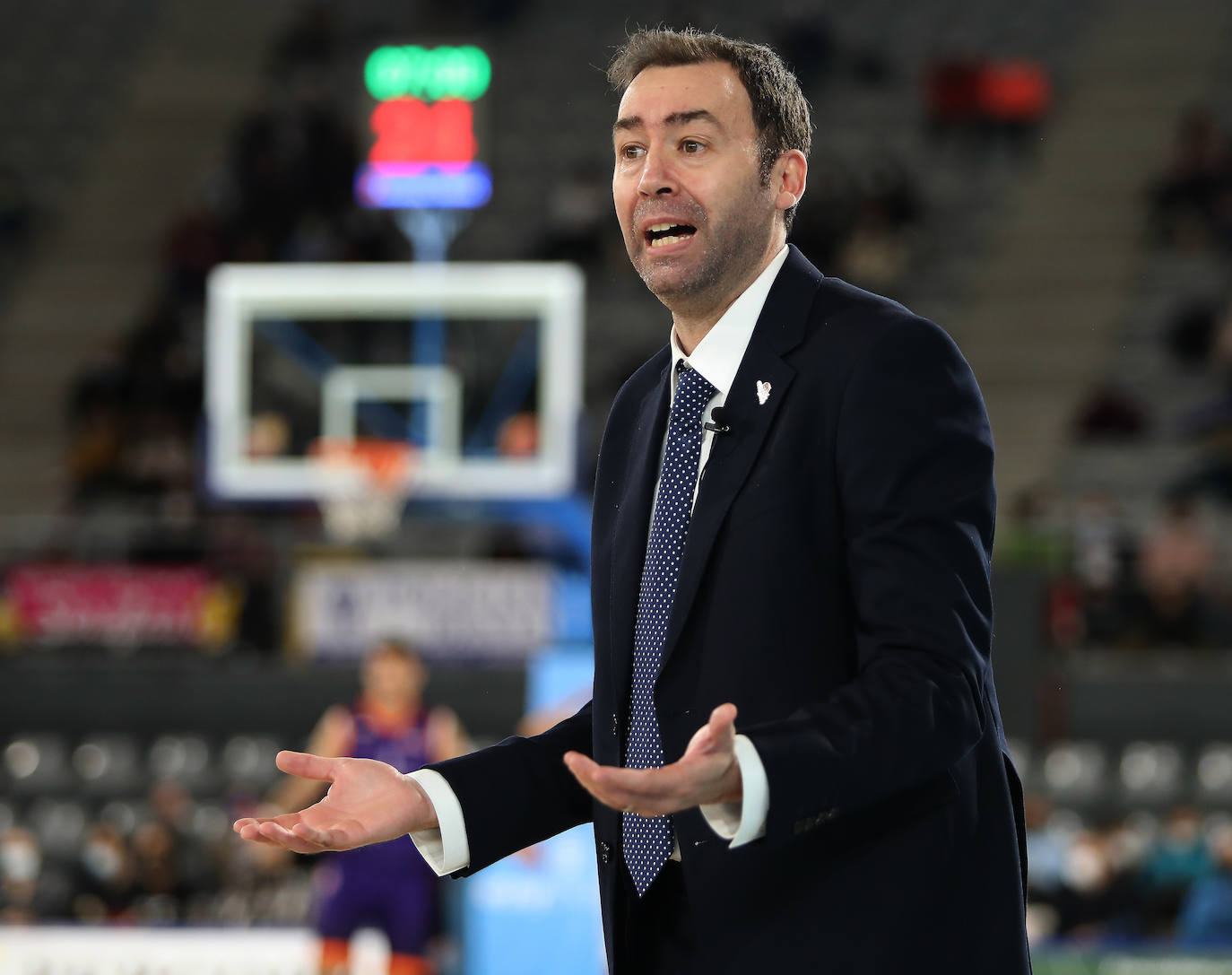 Fotos: Triunfo morado sobre la bocina (76-74)