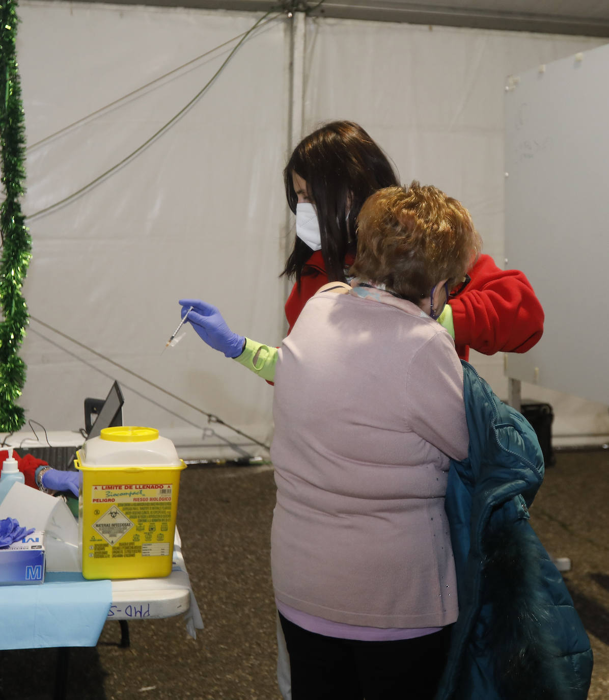 Fotos: La vacunación prosigue en Palencia en el Día de la Constitución