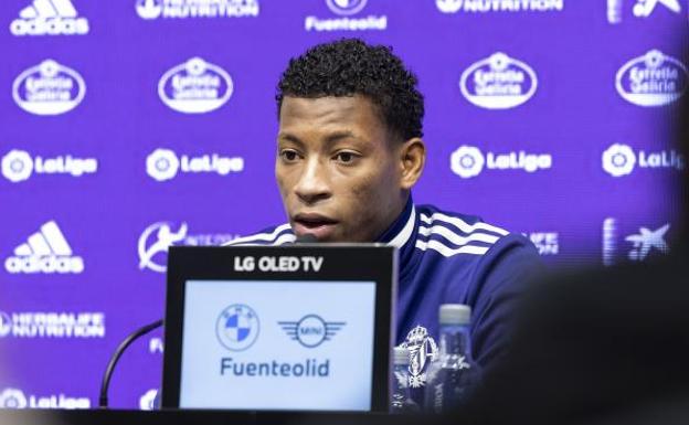 Gonzalo Plata, durante su comparecencia de este jueves en la sala de prensa de Zorrilla.