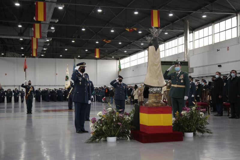 Un momento del homenaje a la patrona.