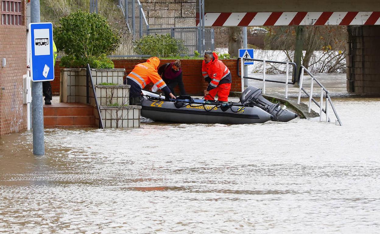 Solo el río Bernesga supera el nivel de alerta en Villamanín en toda la cuenca del Duero