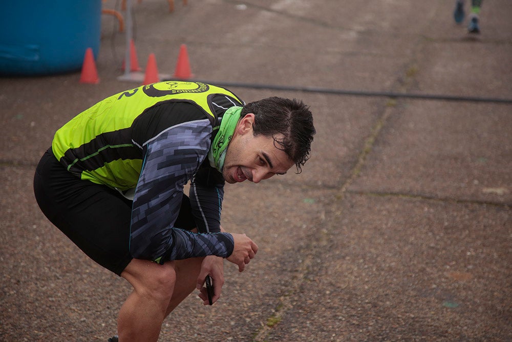Carbajosa de la Sagrada corre bajo la niebla con sus "Kilómetros Solidarios"