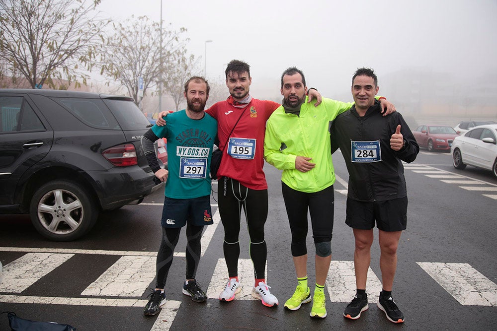Carbajosa de la Sagrada corre bajo la niebla con sus "Kilómetros Solidarios"
