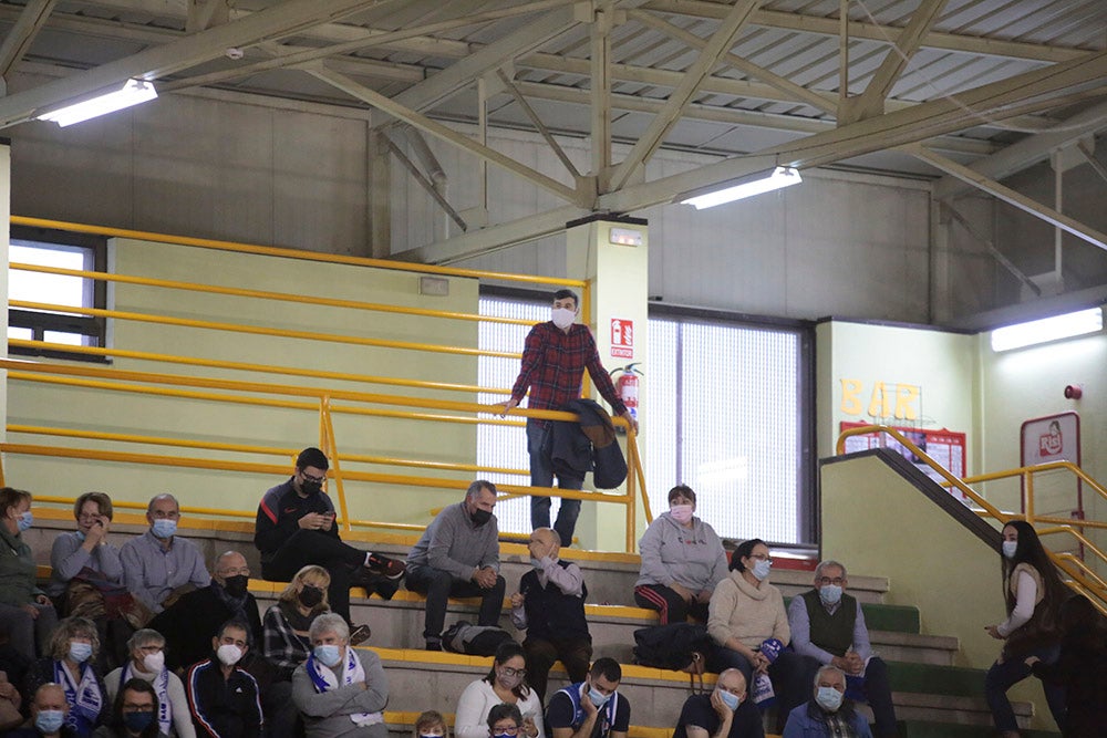 El CB Avenida tira de manual para seguir en lo más alto (75-49)
