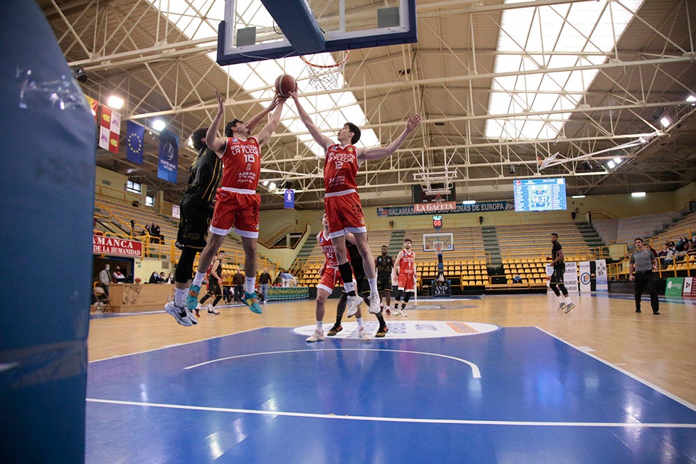 Contundente victoria del Usal La Antigua ante CB La Flecha (87-54)