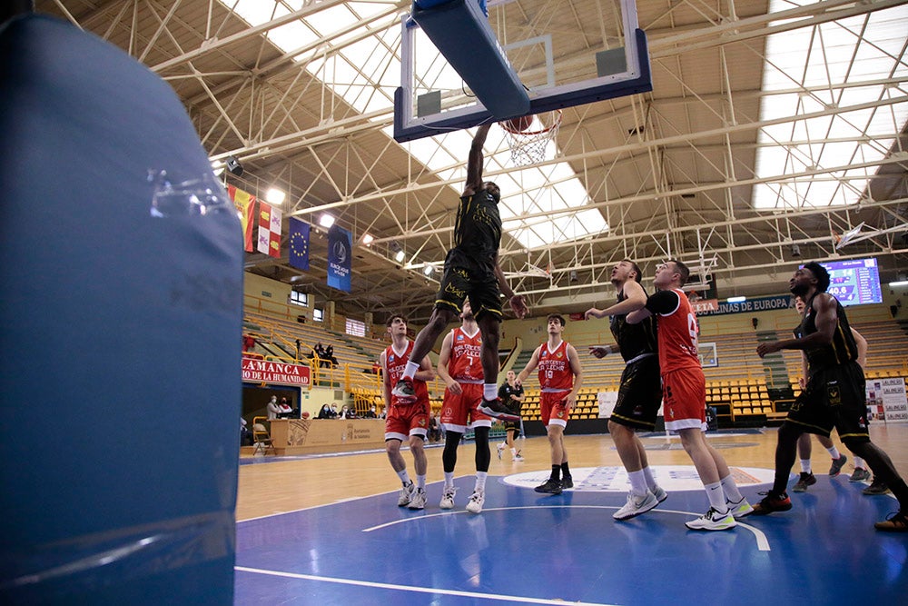 Contundente victoria del Usal La Antigua ante CB La Flecha (87-54)