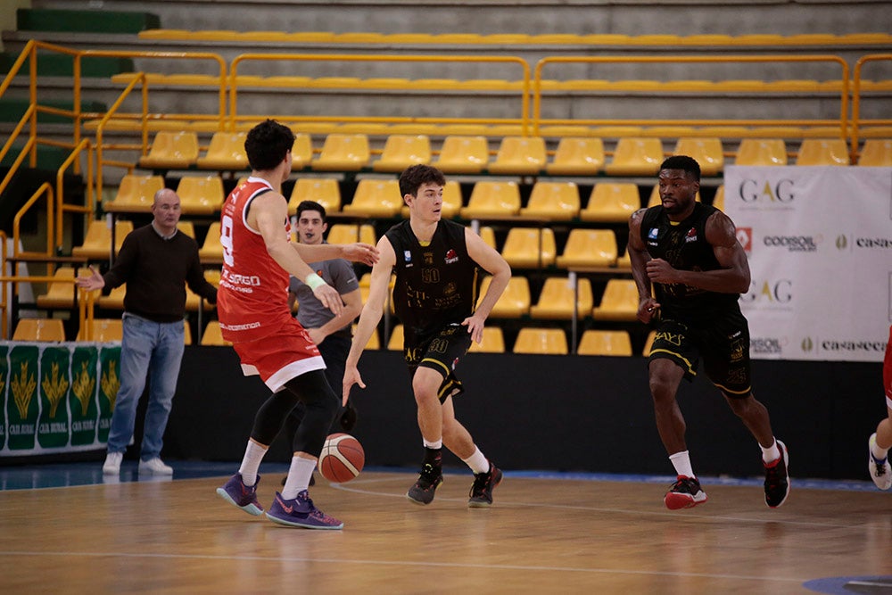 Contundente victoria del Usal La Antigua ante CB La Flecha (87-54)