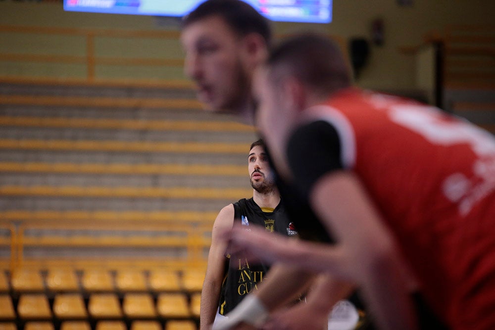 Contundente victoria del Usal La Antigua ante CB La Flecha (87-54)