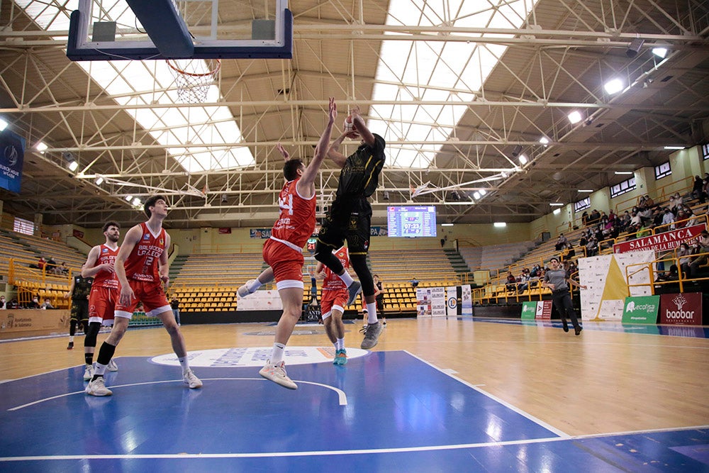 Contundente victoria del Usal La Antigua ante CB La Flecha (87-54)