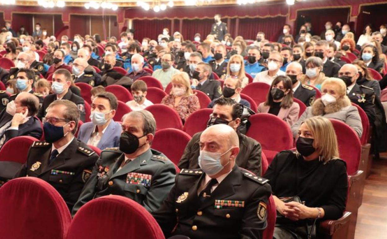 Gala del Día de la Policía Local celebrada en el Teatro Calderón. 