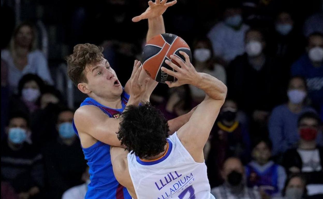 Llull, defendido por Jokubaitis. 