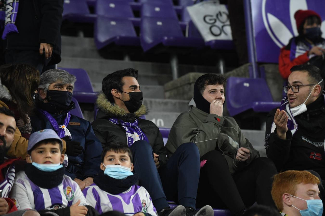 Fotos: Búscate en la grada de Zorrilla (3/4)