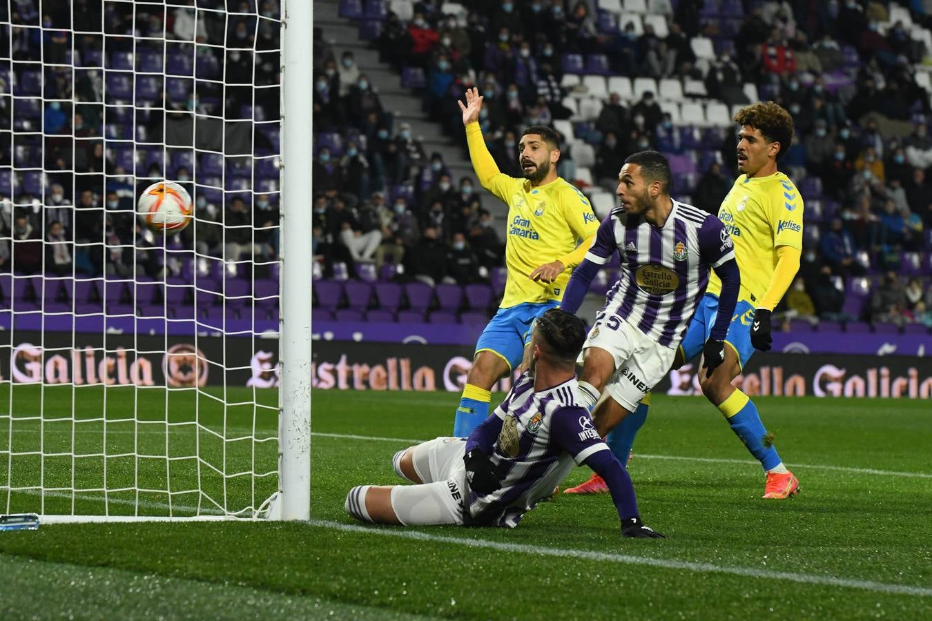 Fotos: El Real Valladolid pasa a tercera ronda de la Copa del Rey tras vencer a Las Palmas (3-1)