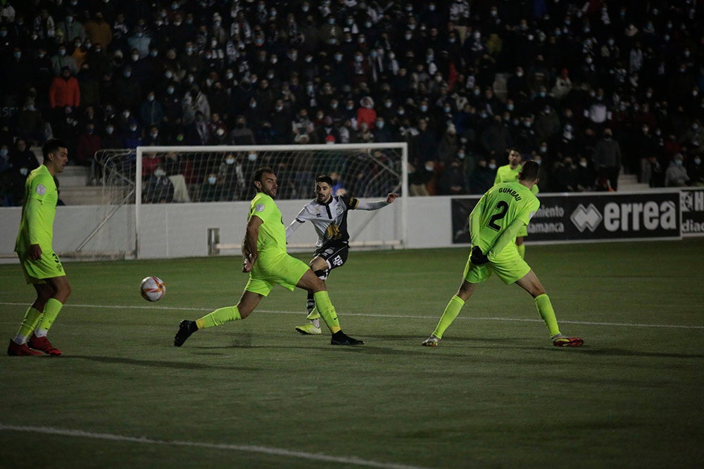 Un cruel final con gol en propia puerta apea de la Copa a un gran Unionistas ante el Elche de Primera (0-1)