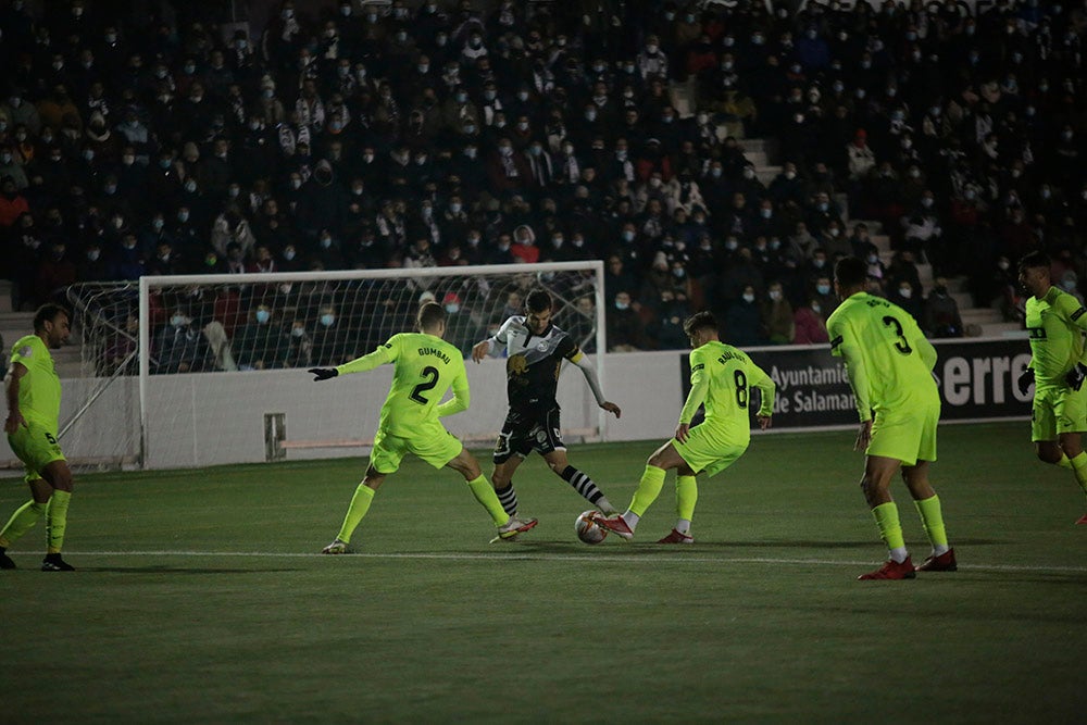 Un cruel final con gol en propia puerta apea de la Copa a un gran Unionistas ante el Elche de Primera (0-1)