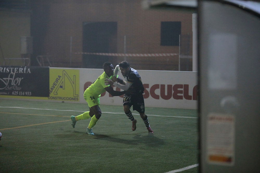 Un cruel final con gol en propia puerta apea de la Copa a un gran Unionistas ante el Elche de Primera (0-1)