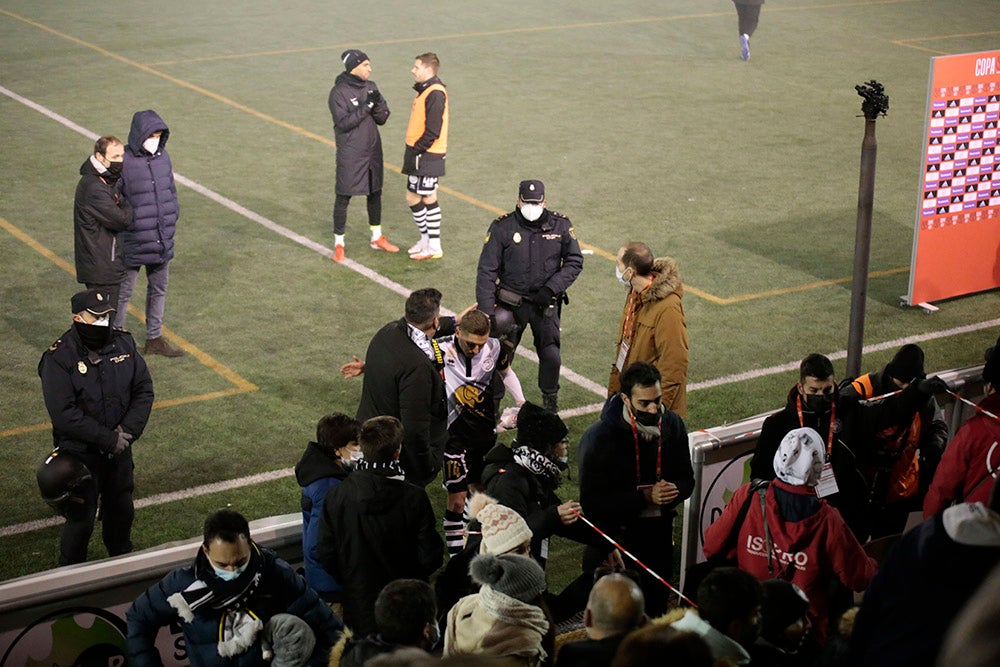 Un cruel final con gol en propia puerta apea de la Copa a un gran Unionistas ante el Elche de Primera (0-1)